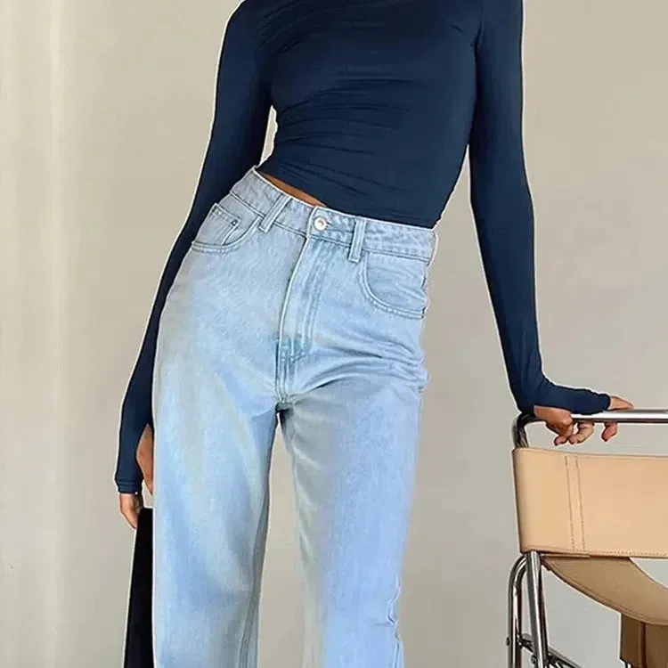 Chic Long Sleeve Women’s Crop Top with Thumb Holes - Slim Fit Casual Tee for Effortless Summer Style