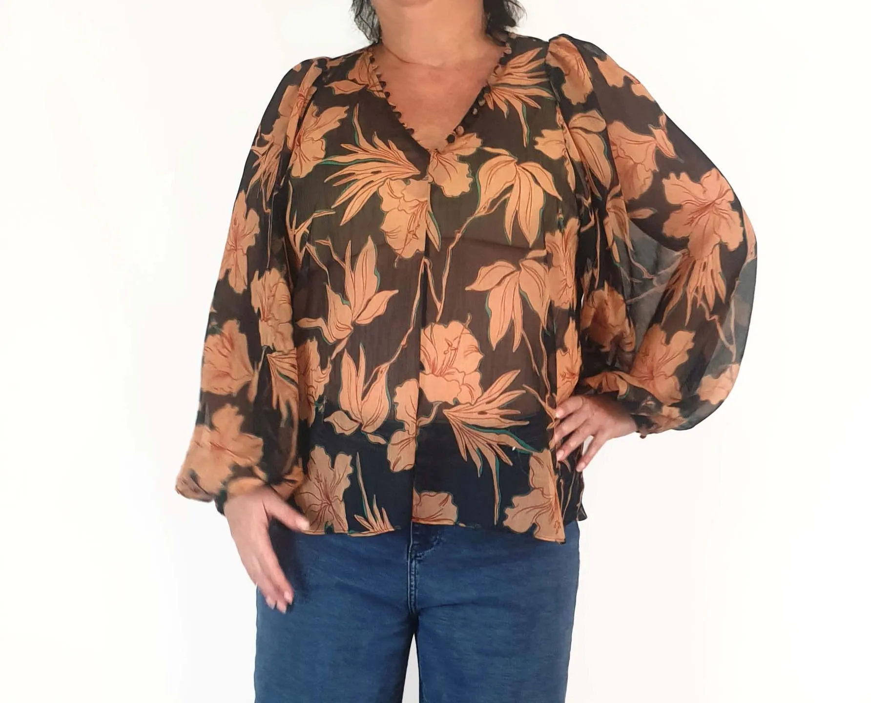 Country Road floral semi-sheer long sleeve top size 16