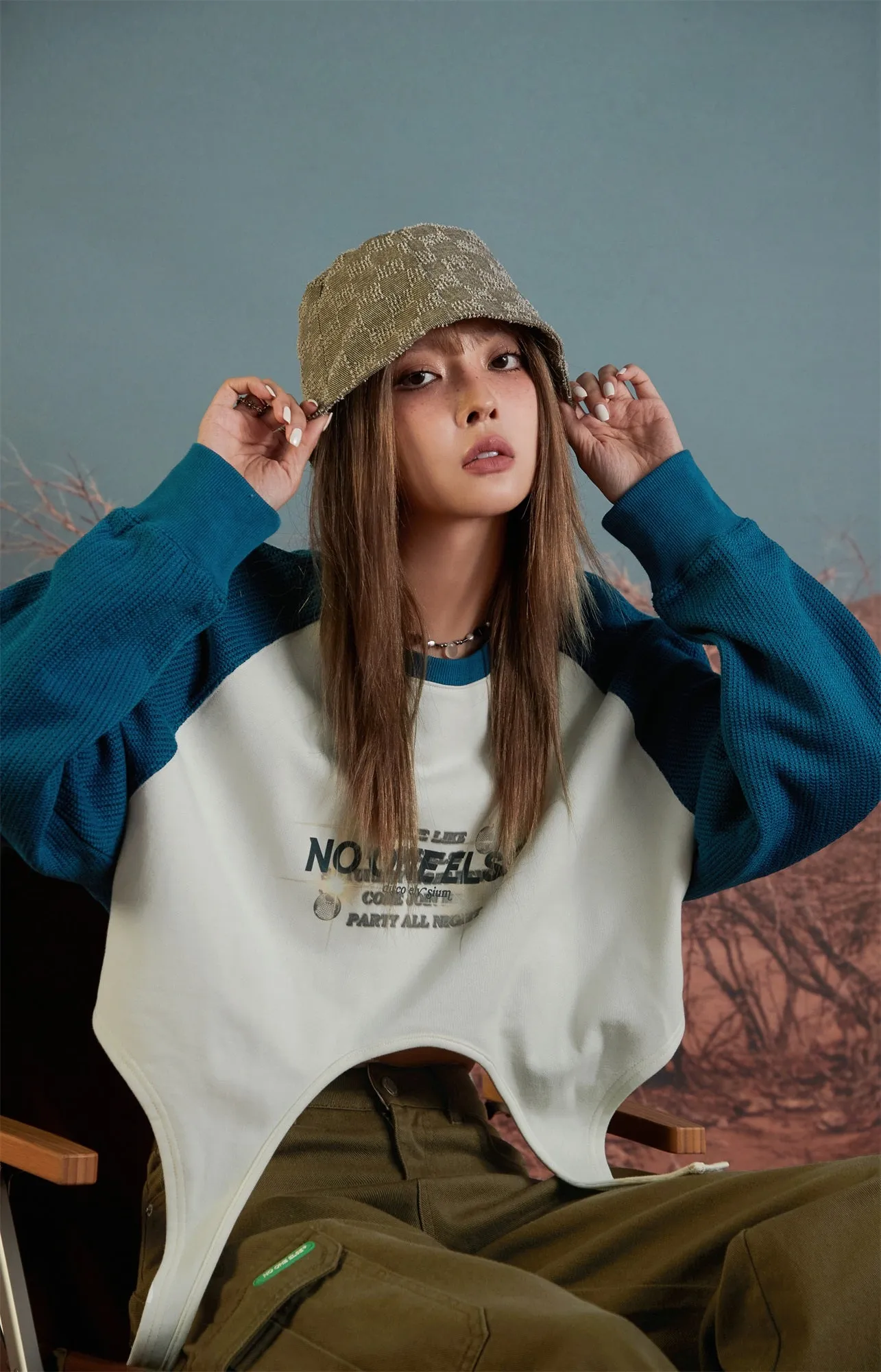Garter Long-Sleeves Sweater