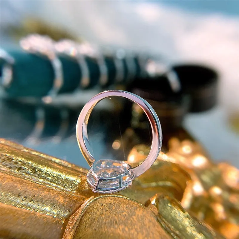 Luxury Leafy Almond Shape Ring