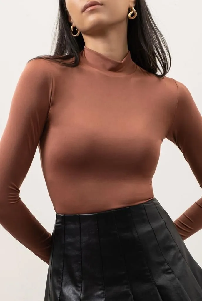 The High Neck Smooth Top