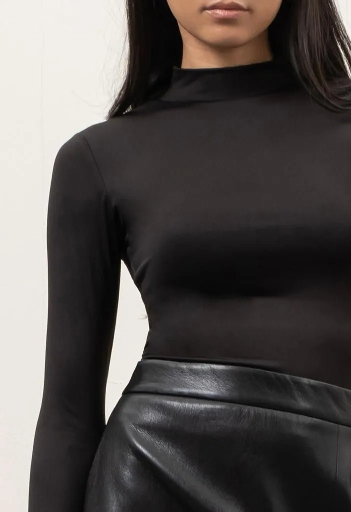 The High Neck Smooth Top